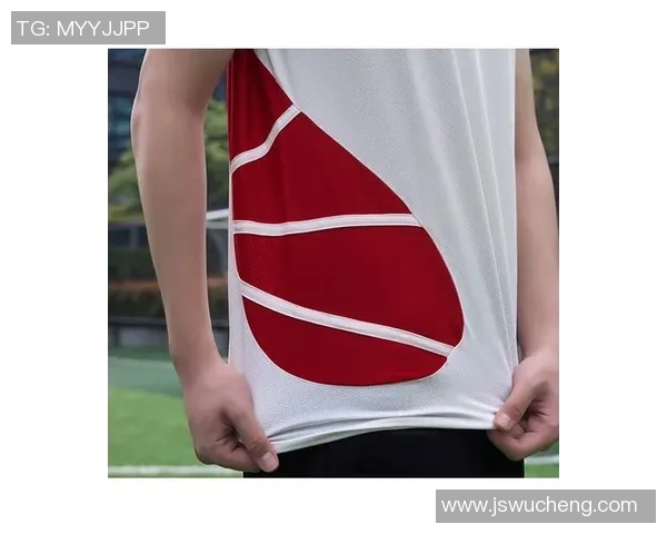 足球明星背心男生时尚搭配指南及精选图片展示